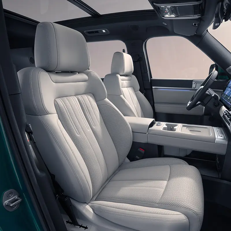 BYD Leopard 7 front seats